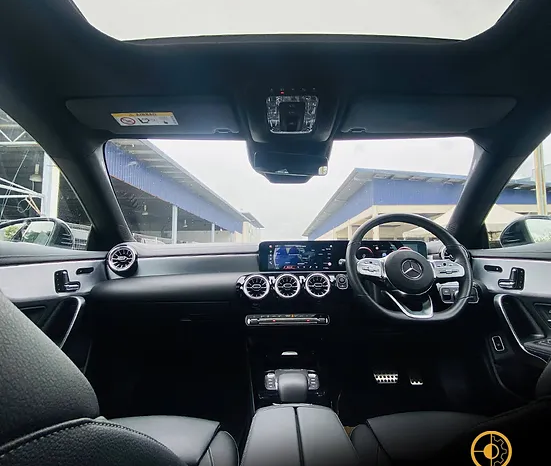 
								2021 MERCEDES CLA250 AMG full									