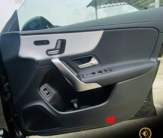 
								2021 MERCEDES CLA250 AMG full									