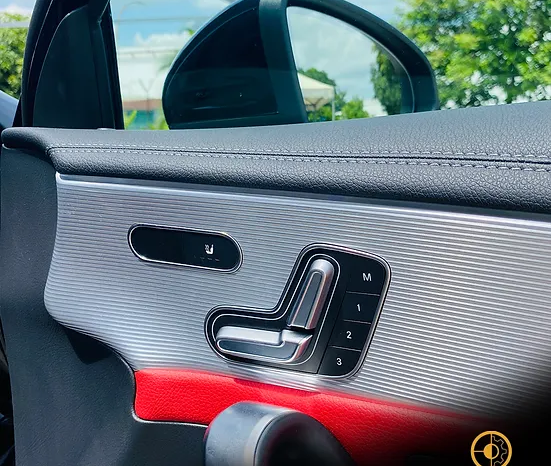 
								2019 MERCEDES A180 AMG full									