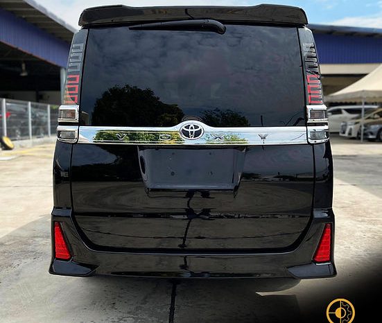 
								2018 TOYOTA VOXY ZS KIRAMEKI full									