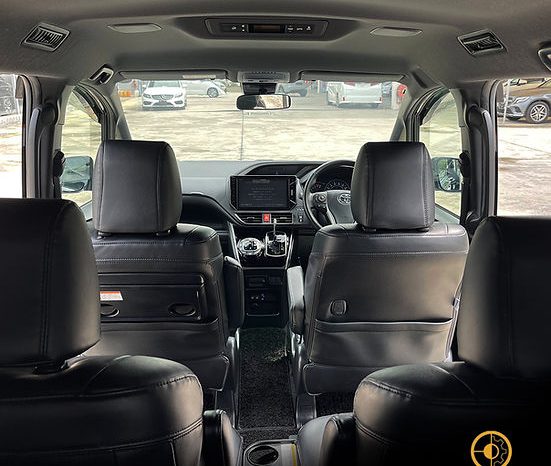 
								2018 TOYOTA VOXY ZS KIRAMEKI full									