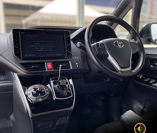 
								2018 TOYOTA VOXY ZS KIRAMEKI full									