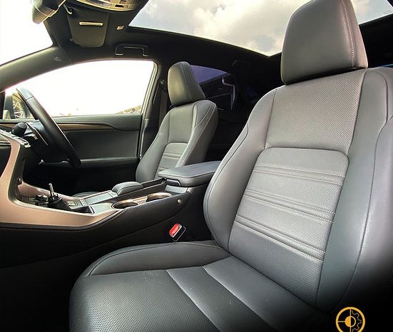 
								2020 LEXUS NX300 SPICE & CHIC full									