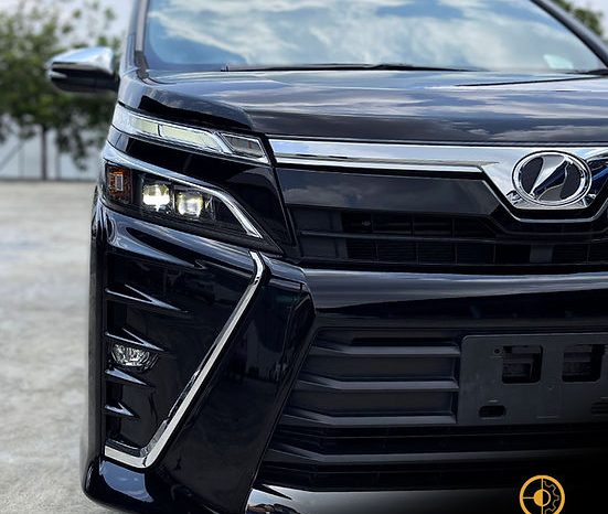 
								2018 TOYOTA VOXY ZS KIRAMEKI full									